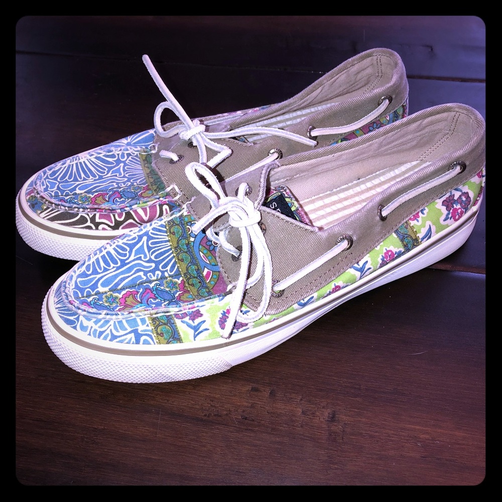Sperry paisley print